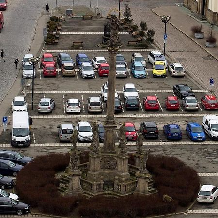 Apartman V Centru Na Velkem Namesti Hradec Králové Extérieur photo