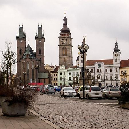 Apartman V Centru Na Velkem Namesti Hradec Králové Extérieur photo