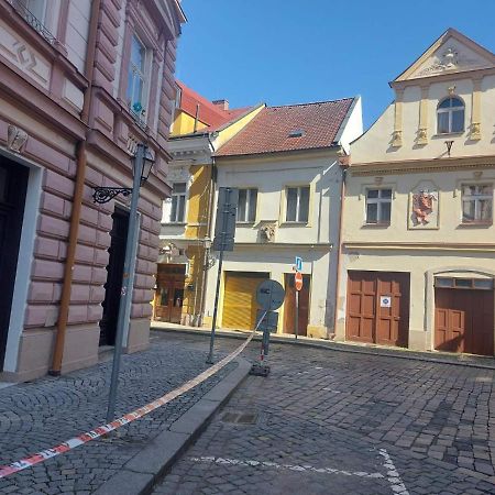 Apartman V Centru Na Velkem Namesti Hradec Králové Extérieur photo